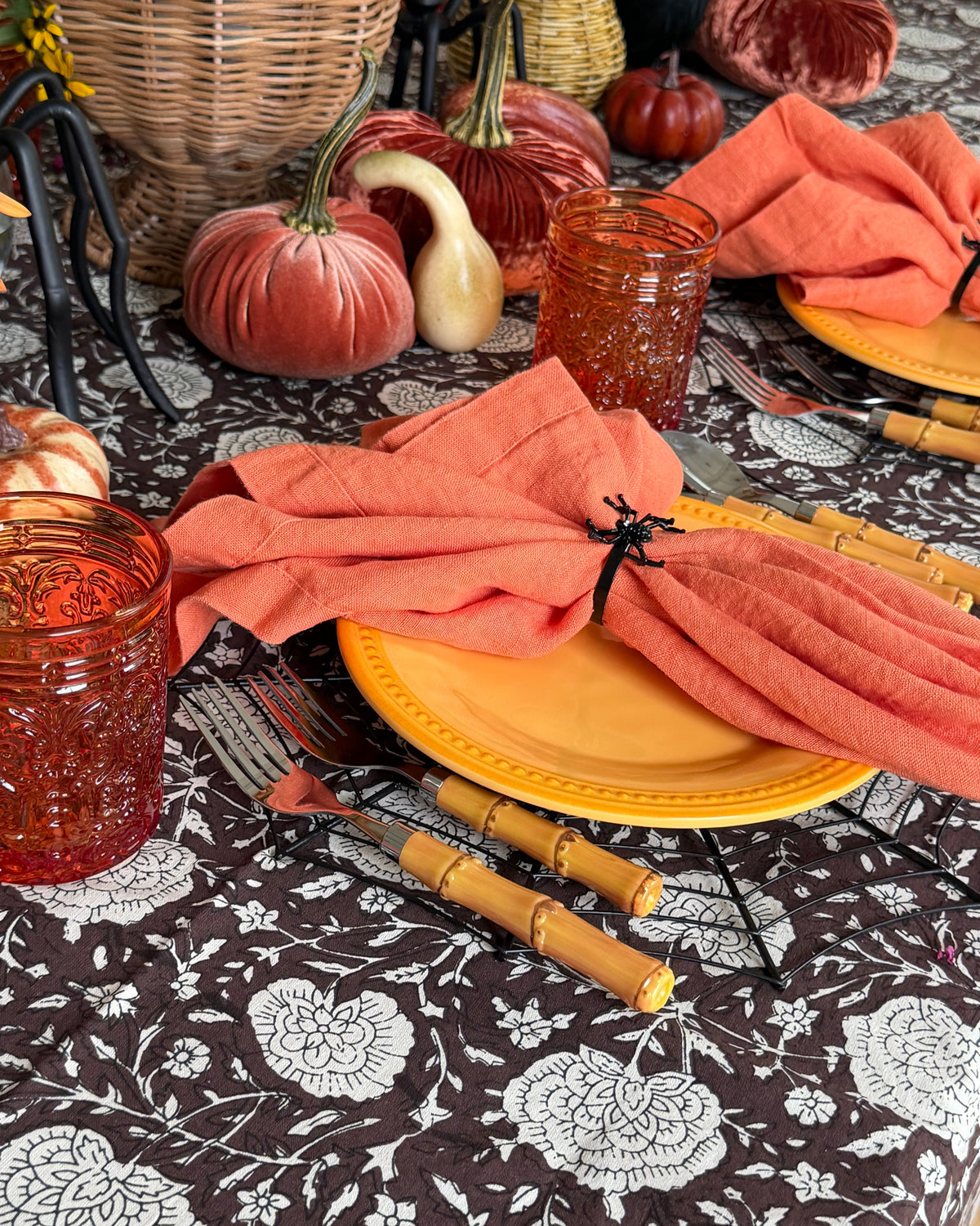 Haunted Harvest Tablescape Set